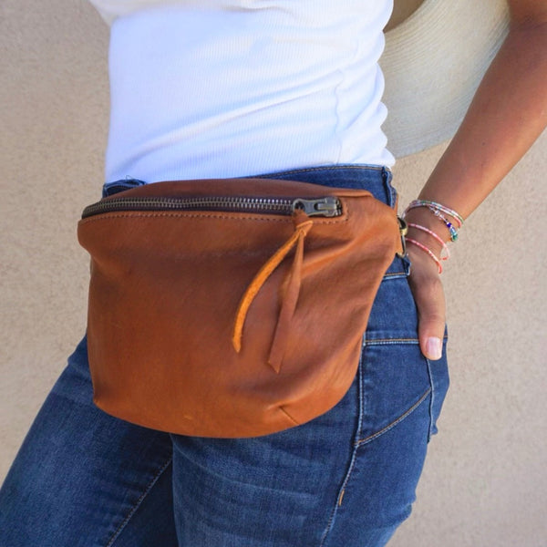Versatile and lightweight leather sling bag with multicolor handmade interior